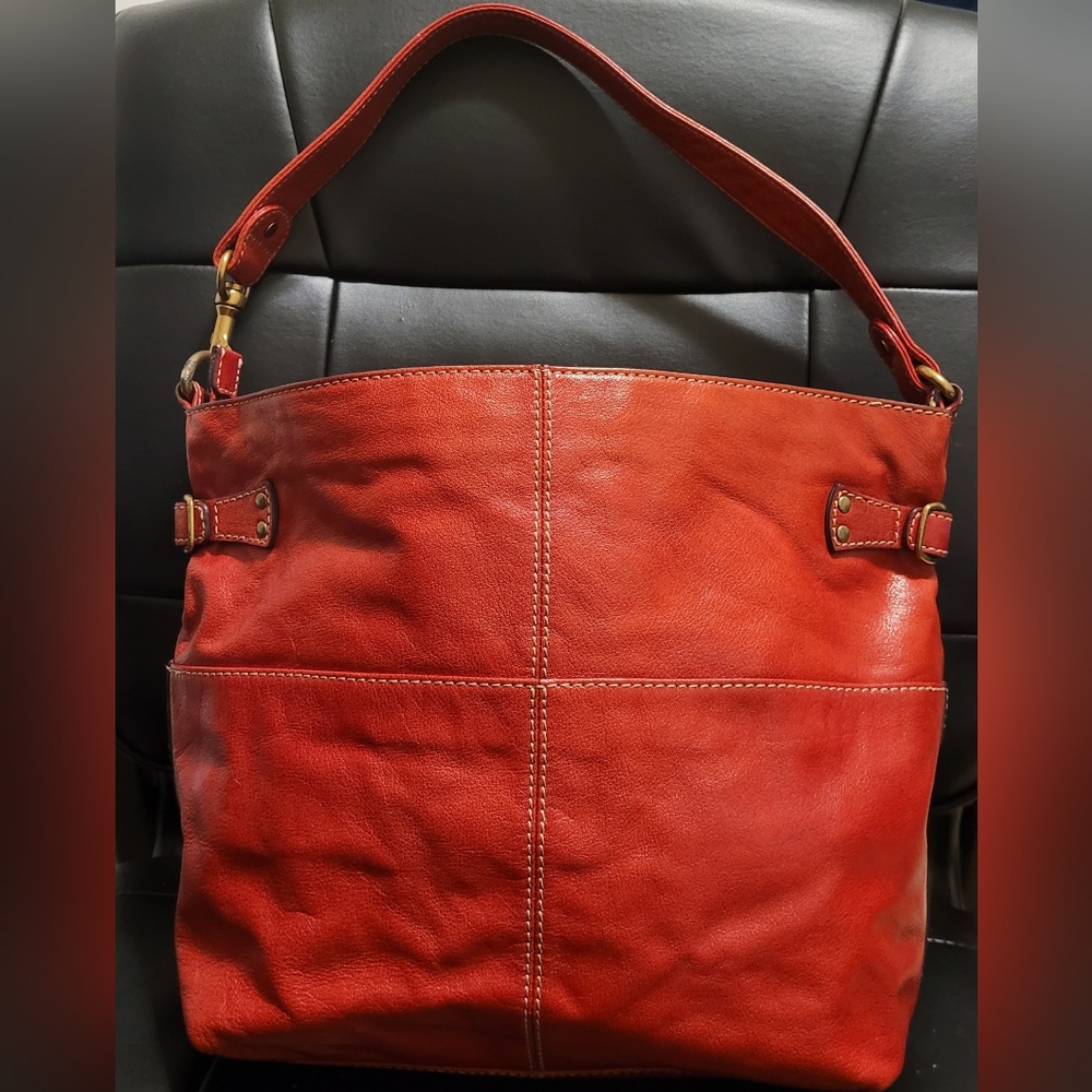 Fossil Red Leather Double Front Utility Pocket Hobo Shoulder Bag - Picture 2 of 11